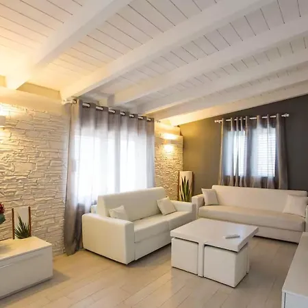 Vieste Design With Terrace *